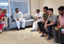 खासदार अशोक नेते यांनी केले धानोरकर कुटुंबियांचे सांत्वन