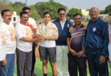 गडचिरोलीच्या स्टेडियम ग्राऊंडवर दिसला आंतरराष्ट्रीय योग दिनाचा उत्साह