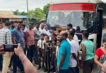 विद्यार्थ्यांना पोहोचवून देणार आता लॅायड्स मेटल्सची स्कूल बस