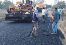 चामोर्शी, धानोरा तालुक्यातील रस्त्यांच्या बांधकामांमध्ये अनियमितता