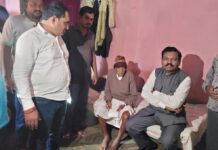 खासदार नेते यांच्या भेटीने गहीवरले बोदलीचे जेष्ठ कार्यकर्ते यादवराव निकोडे