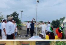 माजी जि.प. अध्यक्ष अजय कंकडालवार यांच्या हस्ते विविध ठिकाणी ध्वजारोहण