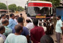 लॉयड्स मेटल्सने विद्यार्थ्यांसाठी सुरू केलेली बससेवा सामाजिक दायित्वाच्या भावनेतून