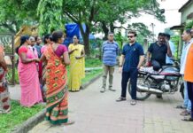 अन् अम्ब्रिशराव आत्राम पोहोचले जीवन प्राधिकरणच्या कार्यालयात