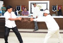 पोलिस मुख्यालयातील कार्यशाळेत पाण्याने पेटवून दाखविला दिवा