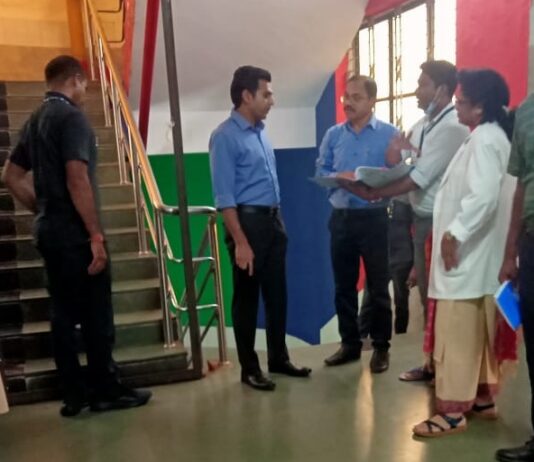 जिल्हाधिकाऱ्यांनी केली महिला व बाल रुग्णालयातील सुविधांची तपासणी