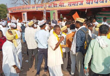 महामोर्चात सहभागी जिल्हाभरातील नागरिकांच्या नास्ता-पाण्यासाठी सरसावले अनेक हात