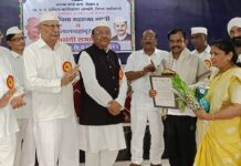 महात्मा गांधी मानवसेवा पुरस्काराने काँग्रेस नेते रवींद्र दरेकर सन्मानित