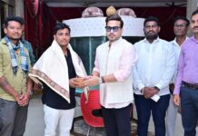 पशुधन विकास अधिकारी म्हणून निवड झालेल्या डॅा.चेतन अलोने यांचा सत्कार