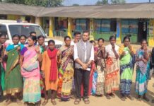 नक्षलग्रस्त गडचिरोली जिल्ह्यात मतदारांच्या रांगा, ग्रा.पं.निवडणुकीत ६६.९७ टक्के मतदान