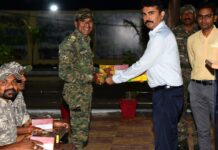 कर्तव्य बजावण्यासाठी घरापासून दूर असलेल्या जवानांसोबत साजरी केली दिवाळी