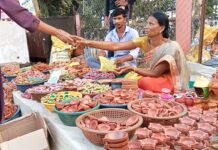 कोलकात्याच्या दिव्यांनी गडचिरोलीकरांना घातली भुरळ, महाग असूनही पसंती