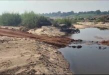 तुम्ही कितीही अडथळे आणा, आम्ही रेती चोरी करणारच !