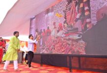 श्रीरामाच्या जयघोषाने दुमदुमली राजनगरी, एलईडी स्क्रिनवर अयोध्येतील थेट दर्शन