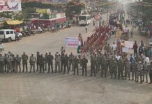 रेझिंग डे सप्ताहानिमित्त गडचिरोलीत पोलिस दलाचे शानदार पथसंचलन