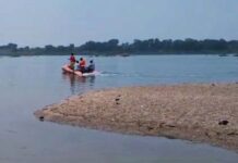 वैनगंगा नदीत बोट उलटून सहा महिला बुडाल्या, एकीला वाचवण्यात यश