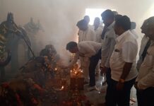 राजमातेश्वरी कंकालकारो देवीची पारंपरिक पद्धतीने पुजाअर्चा करून प्राणप्रतिष्ठा