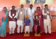 झबुआ येथील आदिवासींचा महाकुंभमध्ये खासदार अशोक नेते यांची उपस्थिती