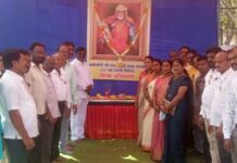 धोबी समाज संघटनेतर्फे गडचिरोलीत संत गाडगेबाबांची जयंती साजरी