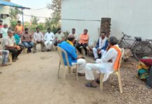 अपघाती मृत्यू ओढवलेल्या इसमाच्या कुटुबियांचे खा.नेते यांच्याकडून सांत्वन