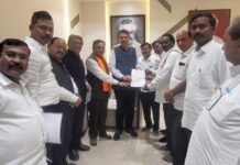 शेतकऱ्यांच्या उपोषणाने अस्वस्थ भाजप लोकप्रतिनिधींकडून ‘देवेंद्रा’चा धावा