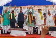 कोण हवंय, मोदीजी की, राहुल गांधी? उपमुख्यमंत्र्यांचा गडचिरोलीकरांना सवाल