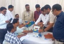 केंद्रावर मतदान यंत्र कसे हाताळायचे? कर्मचाऱ्यांना प्रात्यक्षिकासह प्रशिक्षण