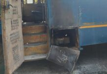 अन् भर जंगलात धावत्या बसमधील बॅटऱ्यांनी घेतला पेट, हाणी टळली
