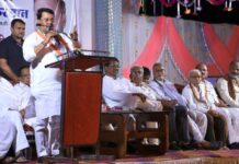 विकास नाही म्हणून जातीपातीचे विष पेरून भांडण लावले जात आहे