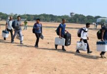 हेलिकॉप्टरने 80, तर बसने 359 पथके मतदानासाठी बेसकॅम्पवर पोहोचली