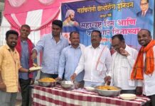 कामगार दिनानिमित्त वॅाल पेंटिंग युनियनने राबविला भोजनदानाचा उपक्रम