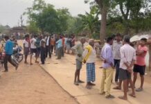 झोपलेल्या पत्नीच्या मानेवर कुऱ्हाडीने वार करून हत्या; बेतकाठीतील पहाटेचा थरार