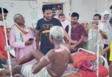 लोक मारून टाकतील या भितीने ‘त्या’ पुजाऱ्याचा मुलगा बसला जंगलात लपून