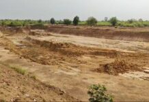 अवैधपणे मुरूम काढणाऱ्या रेल्वे कंत्राटदाराला ठोकला तब्बल 235 कोटी रुपयांचा दंड