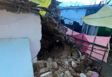 संततधार पावसाने पुन्हा वाढविले टेन्शन, आरमोरीत पडझड, अनेक मार्ग बंदच