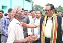 राज्याच्या शेवटच्या टोकावरील गावात मंत्री धर्मरावबाबा आत्राम यांचा जनसंवाद