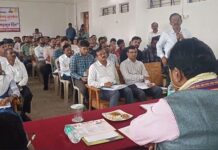 मंत्र्यांच्या बैठकीला बांधकाम अभियंत्याची दांडी, धर्मरावबाबांकडून कारवाईचे निर्देश