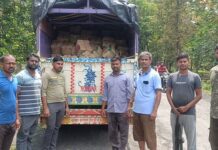 चक्क मालवाहू वाहनातून सुरू होती 16 लाखांच्या देशी दारूची वाहतूक