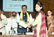 सर्व शाळा-महाविद्यालयात कॅमेरे लावा, मंत्री डॉ.धर्मरावबाबा आत्राम यांचे निर्देश