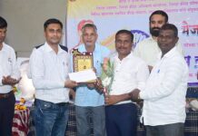 प्लॅटिनम शाळेत प्रोत्साहन पुरस्कार, क्रीडा स्पर्धांमध्ये सिद्ध केली गुणवत्ता