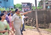 मंत्री धर्मरावबाबा आत्राम यांनी केली पूरग्रस्त भामरागडमध्ये घरांची पाहणी