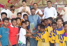 तंदुरुस्त आणि निरोगी राहण्यासाठी युवकांनी मैदानी खेळ खेळावेत- नेते