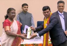 शिक्षक दिनाचे औचित्य साधत दिल्लीसह गडचिरोलीत जिल्ह्यातील शिक्षकांचा सत्कार