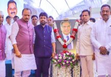 अजित पवार यांच्याकडून उद्योगपती रतन टाटा यांना श्रद्धांजली अर्पण