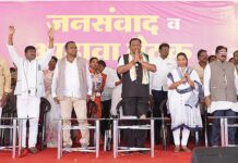 सिरोंचामधील जनसंवाद कार्यक्रमात धर्मरावबाबांची विरोधकांवर फटकेबाजी