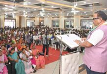 निष्क्रिय, अतिघाई करणाऱ्यांना घरी बसवा, मंत्री धर्मरावबाबा आत्राम गरजले