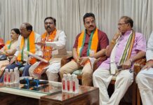 पायाभूत सुविधांसह दर्जेदार शिक्षण व आरोग्यावर डॅा.मिलिंद नरोटे यांचा भर