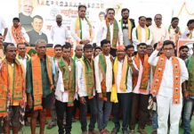 कोरची तालुक्यातील शेकडो कार्यकर्त्यांनी धरली भाजपची वाट, अनेकांचा पक्षप्रवेश