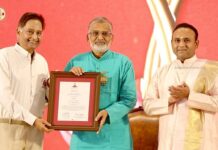 सत्यसाई विद्यापीठातर्फे डॉ.बंग दाम्पत्य ‘द लिजेंड्स’ पुरस्काराने सन्मानित