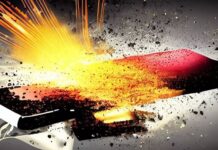 खिशातच झाला मोबाईलचा स्फोट, कसारी येथील मुख्याध्यापकाचा मृत्यू